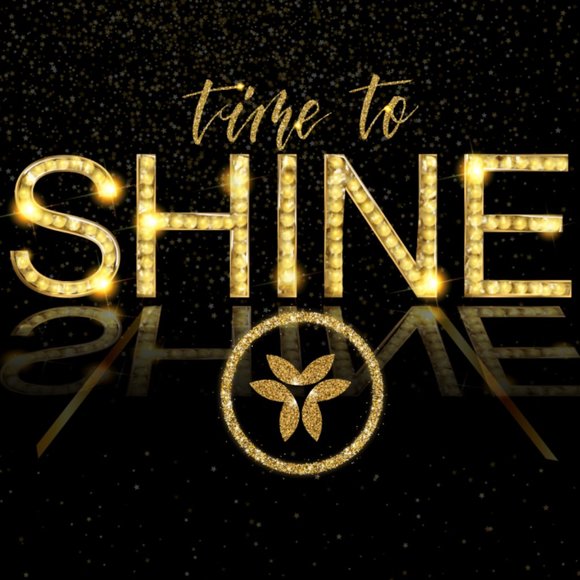 "The New Antique Fashion Show" - Picture 1 of 1